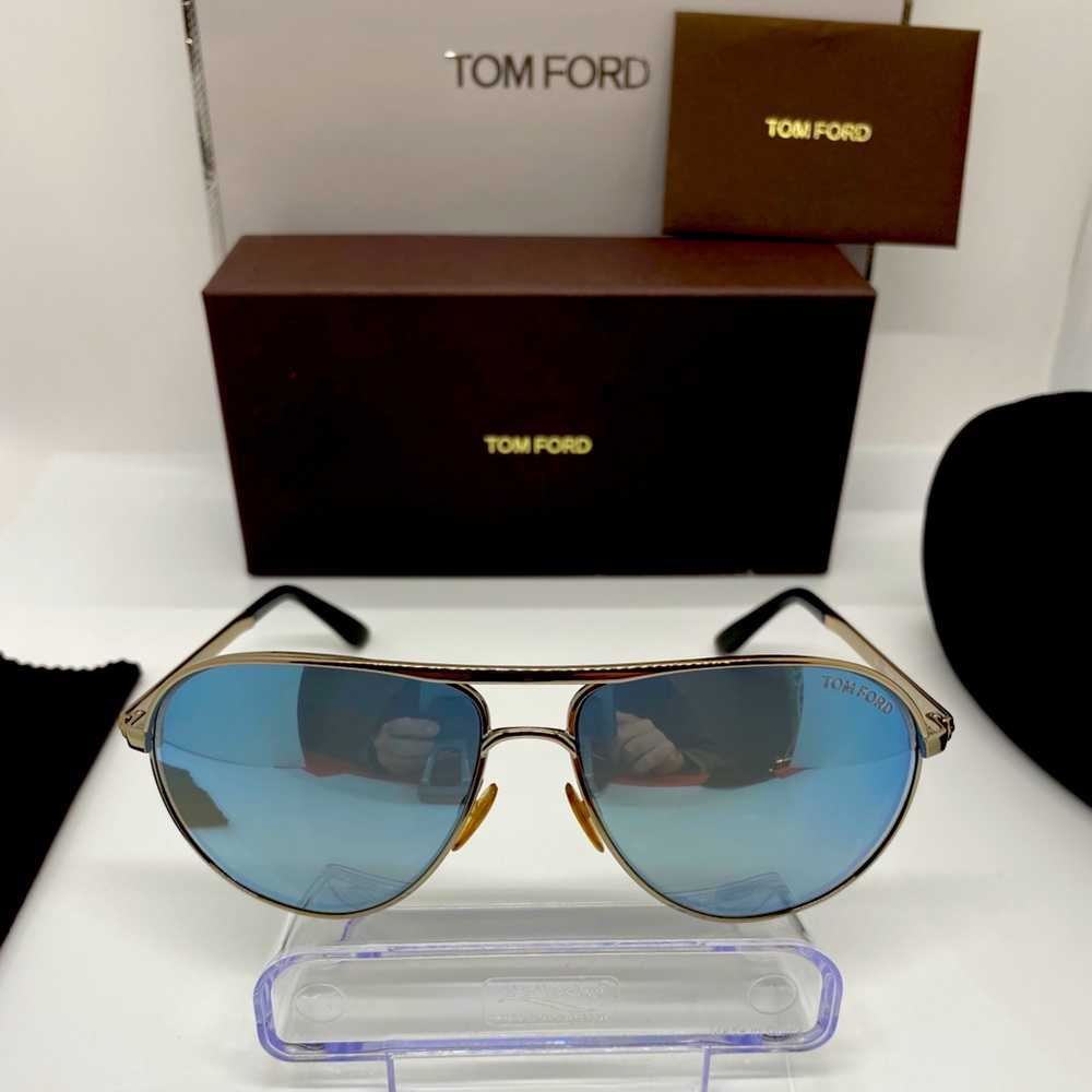 Tom Ford sunglasses EUC UNISEX